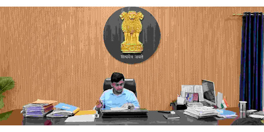 जिलाधिकारी ने मुजफ्फरपुर के पंचायत शाखा का किया निरीक्षण